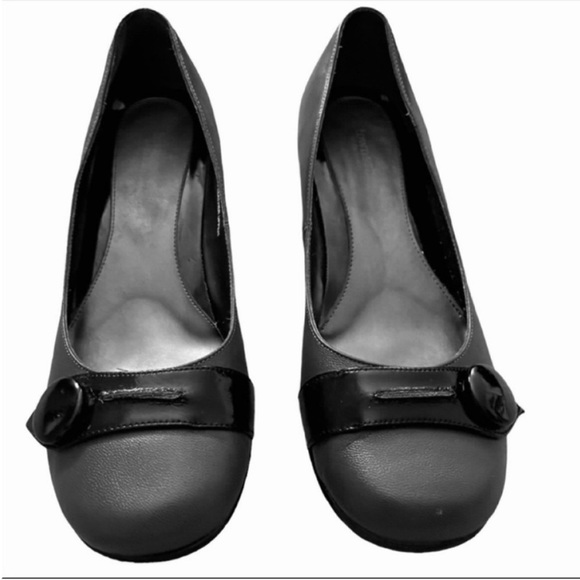 Town Shoes Genuine Leather Wedges-Grey/Black
Heel- Size 9 - Picture 1 of 8